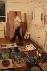 abriel Macotela en su estudio